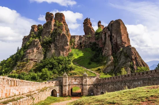 Екскурзия до Северозападна България с посещение на Пирот /Сърбия/